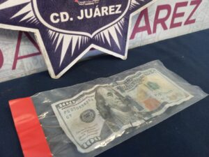 dolares falsos