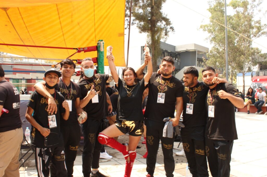 campeones muay thai