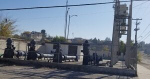 toman muestras de agua potable