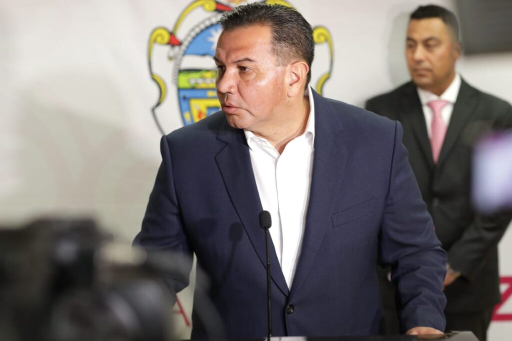 cruz-sale daniel pando