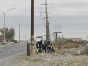 limpian entrada con sevicio comunitario