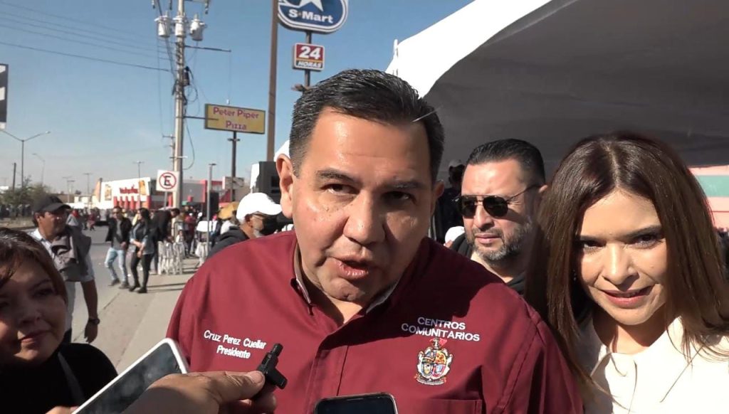 Cruz en desfile