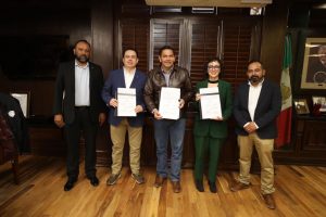 cruz-firma con ferrocarriles