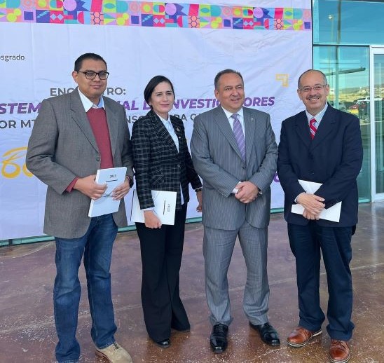 Rector Fierro-Investigadores