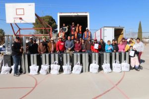 entregan calentones y cobijas