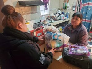 polis entregan despensa