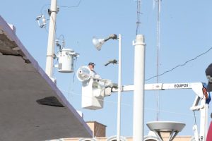 sustituyen lamparas en centro