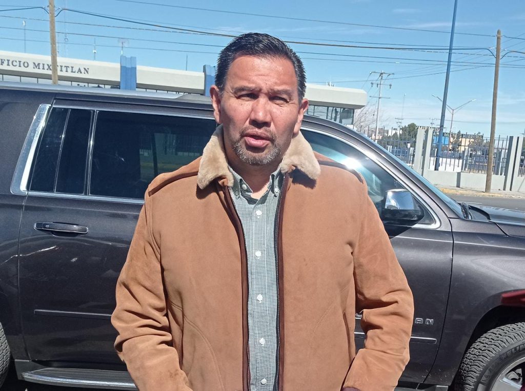 Cruz en calle Escobar
