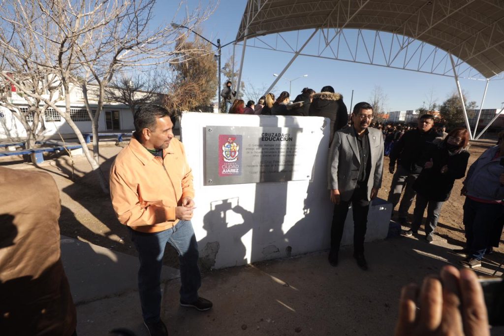 Cruz entrega DOMO SECUNDARIA
