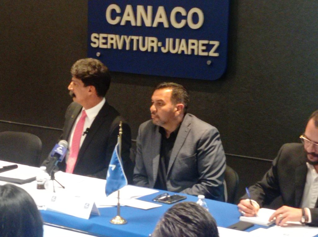 Cruz en CANACO 01