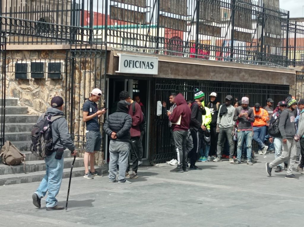 Migrantes en Catedral 02