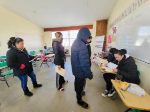 abril entregan becas