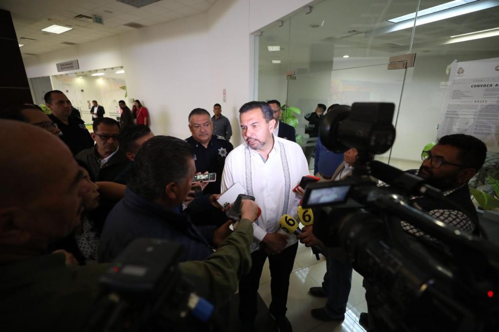 Cruz en MESA SEG 24abr