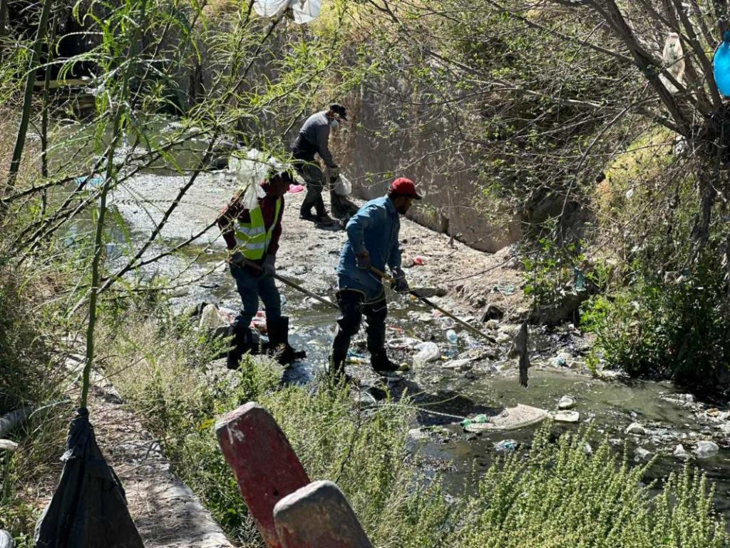 limpian acequia madre