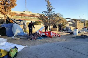 abandonan campamento