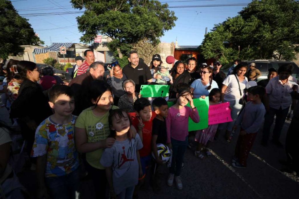cruz-niños juguetes