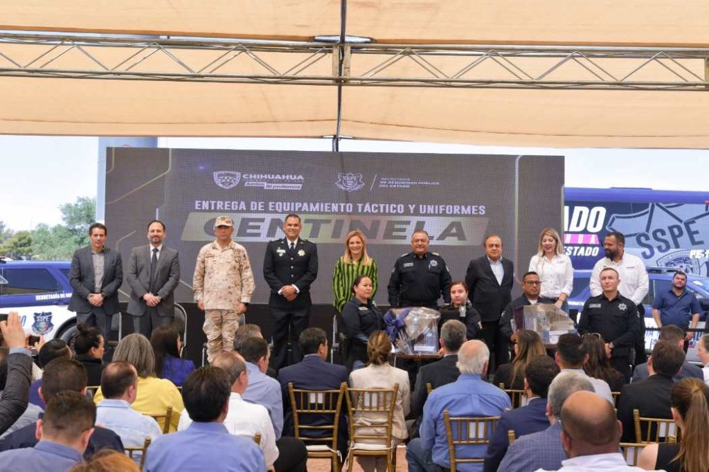 entrega gober equipo policial