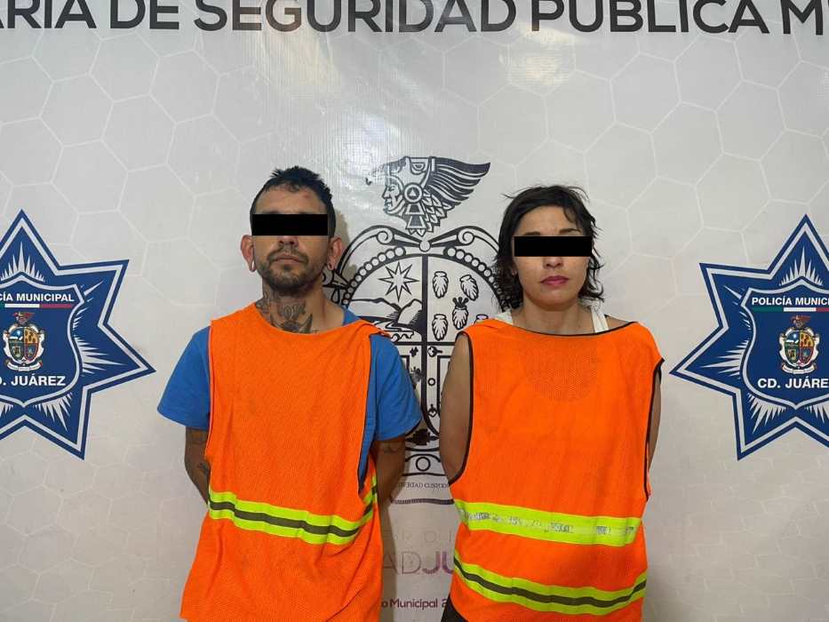 pareja con marihuana