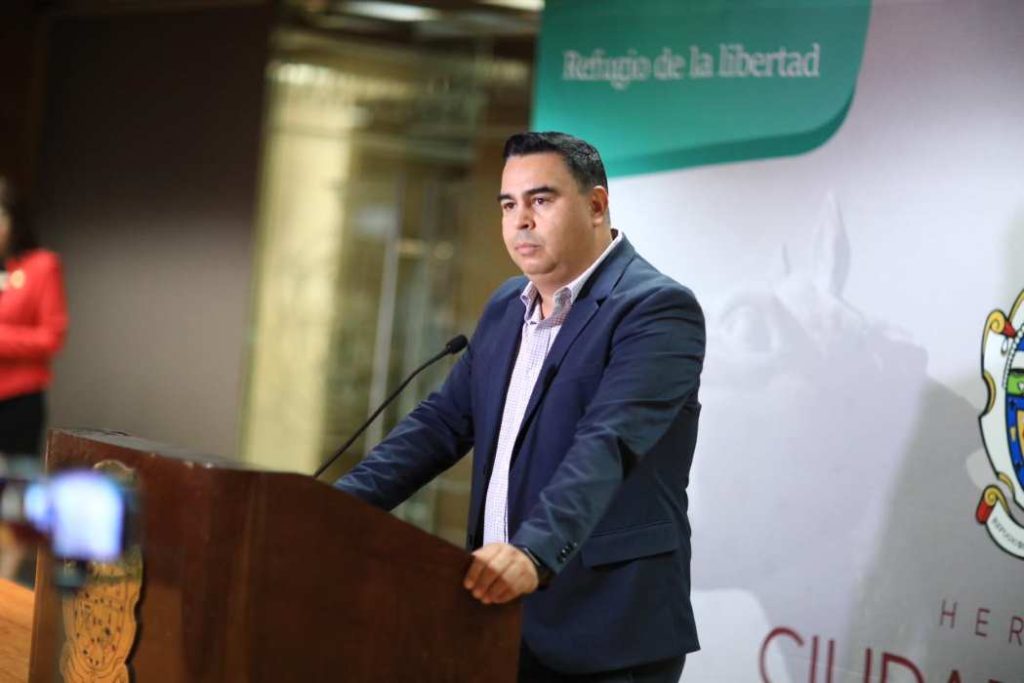 Roberto Mendoza