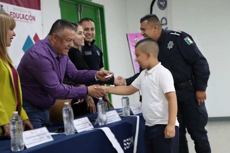 becas hijos polis