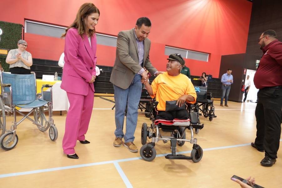 cruz-rubi entrega sillas