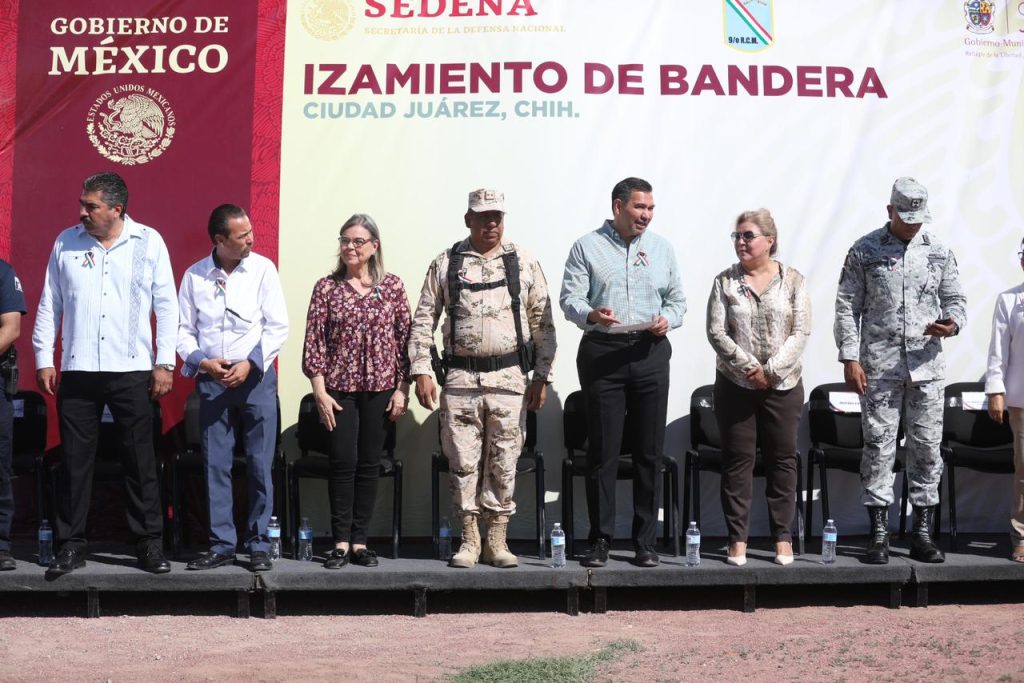 izamiento bandera sept1
