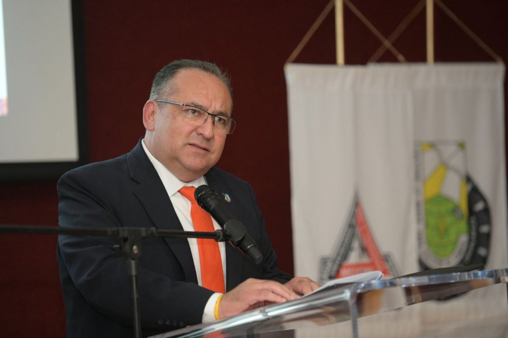 Alfonso Rivera UACH informe 25oct
