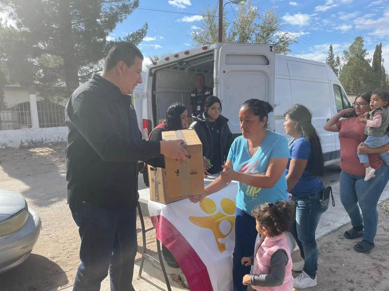acercan apoyos a samalayuca y el valle