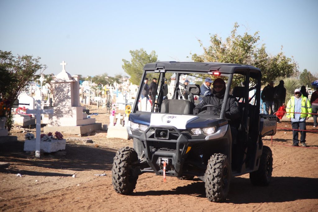 policia dia de muertos