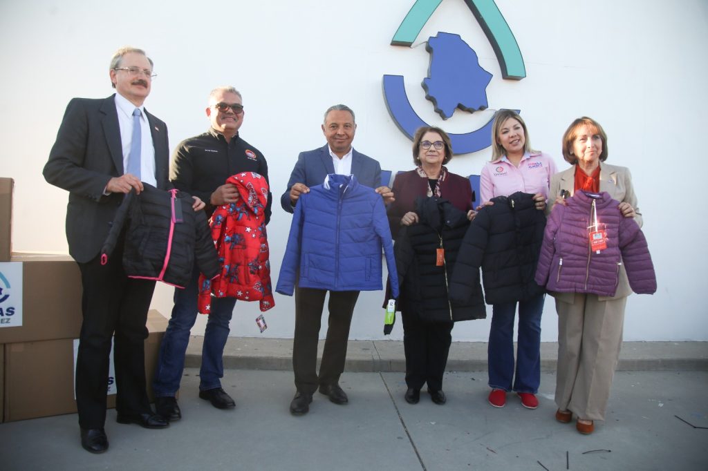 JMAS donativo chamarras DIF