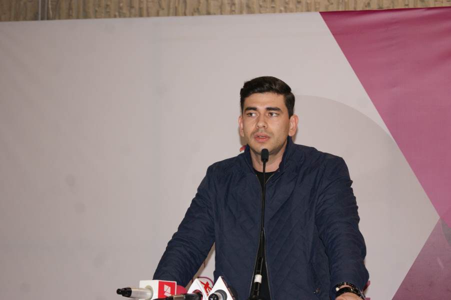 Sebastian Aguilera1