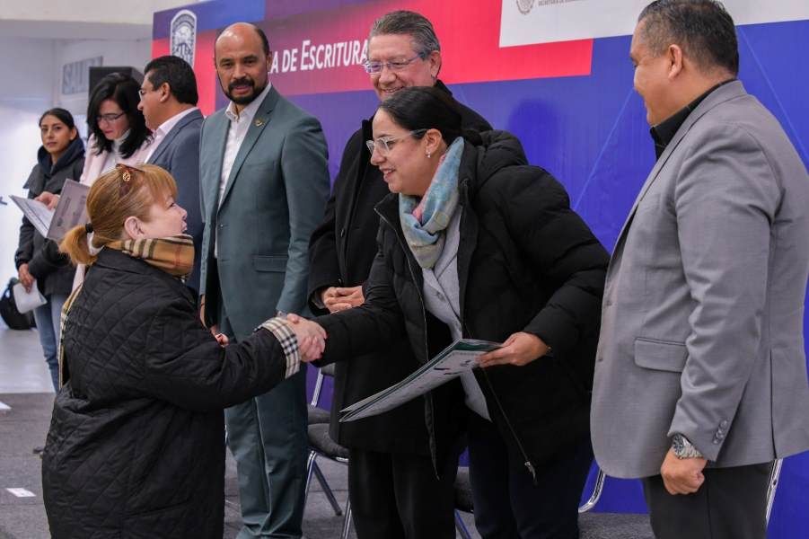 entregan titulos de propiedad