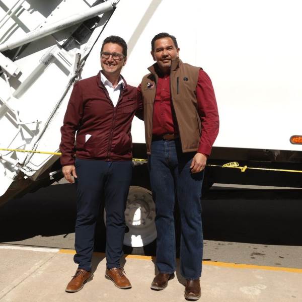 cruz-dona camion y carro