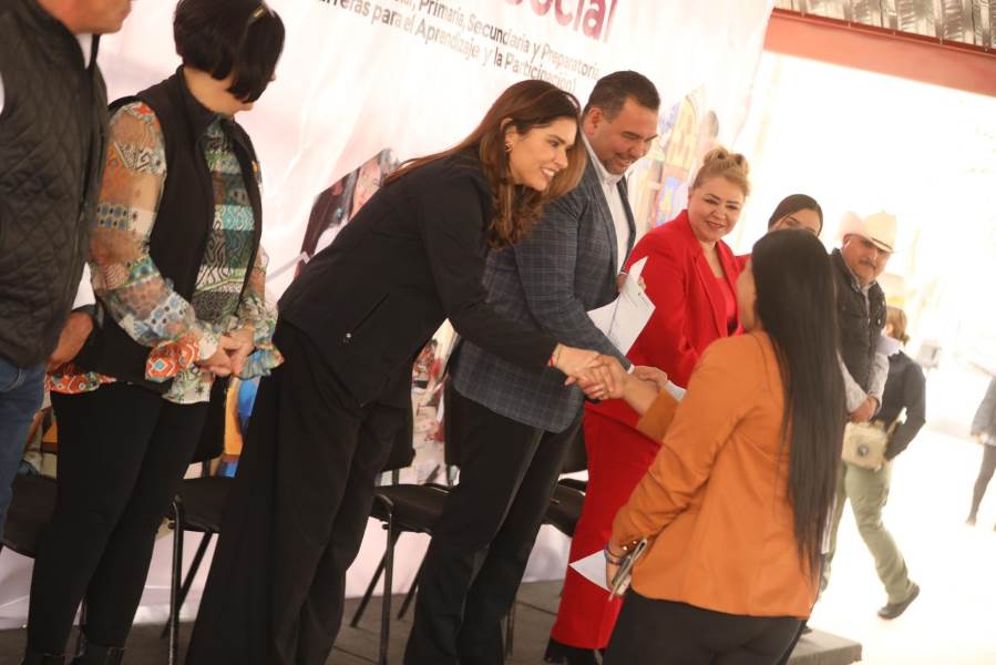 entega becas samalayuca