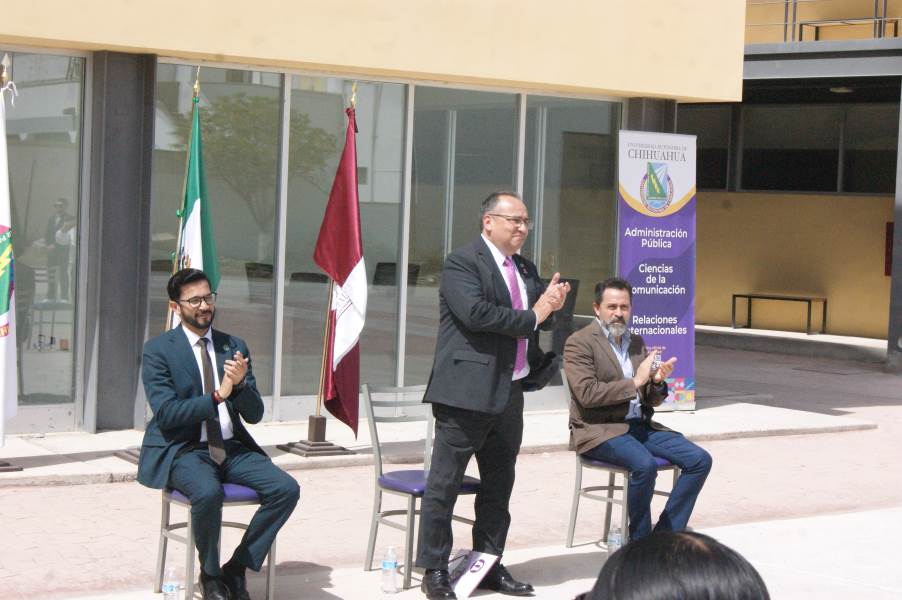Rector Rivera-UACH