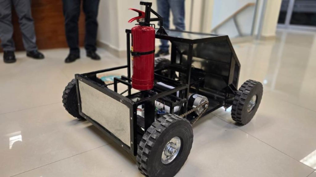 robot bombero utecj
