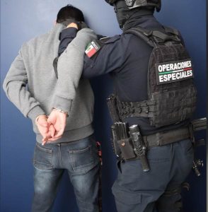 detenidos orden aprehension