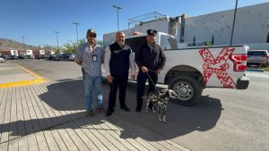 donan mascota a bomberos