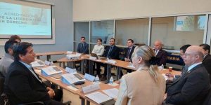 evaluan carrera derecho