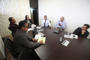 prohibiran uso celulares en vehiculos