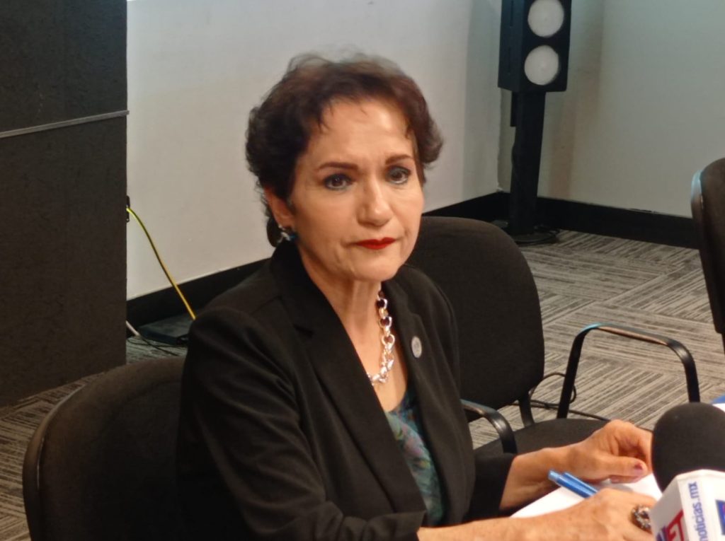 Elizabeth Villalobos 23may