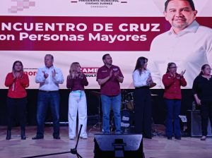 cruz evento adultos mayores