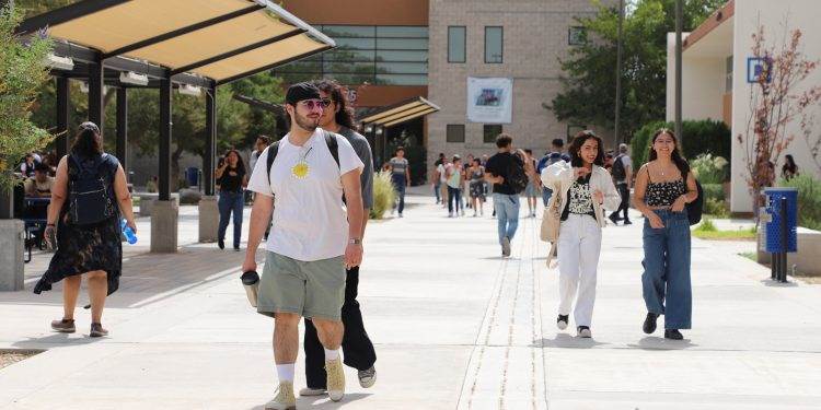regresoclases uacj1