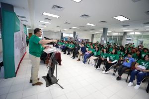 cruz-entrega becas utpn