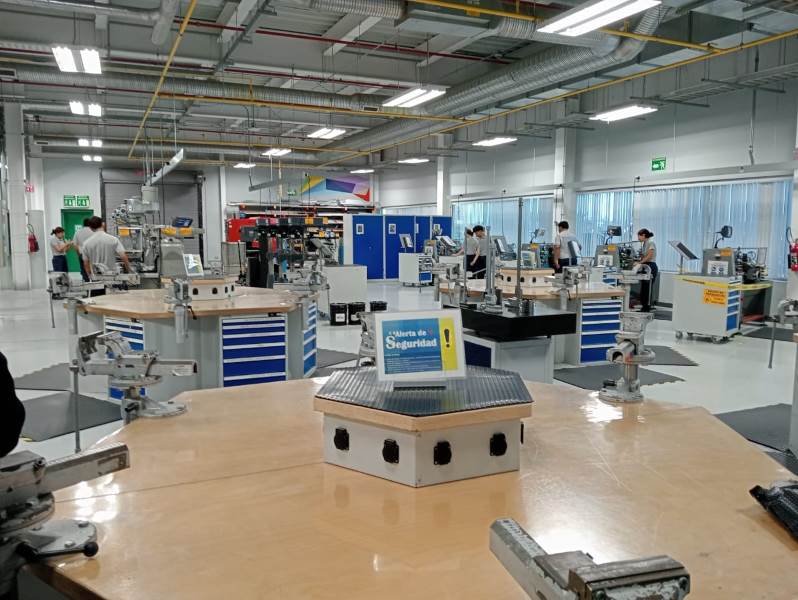 vinculan estudiantes a industria