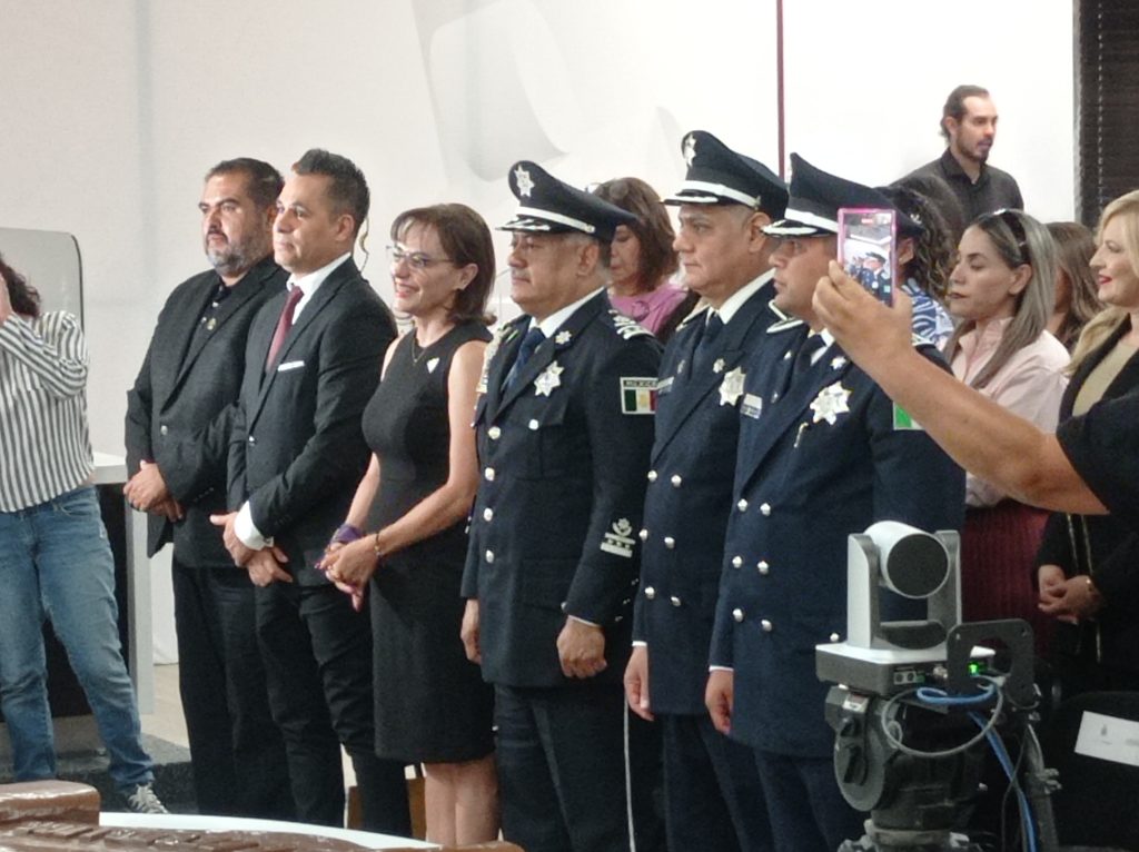 Ratifican funcionarios