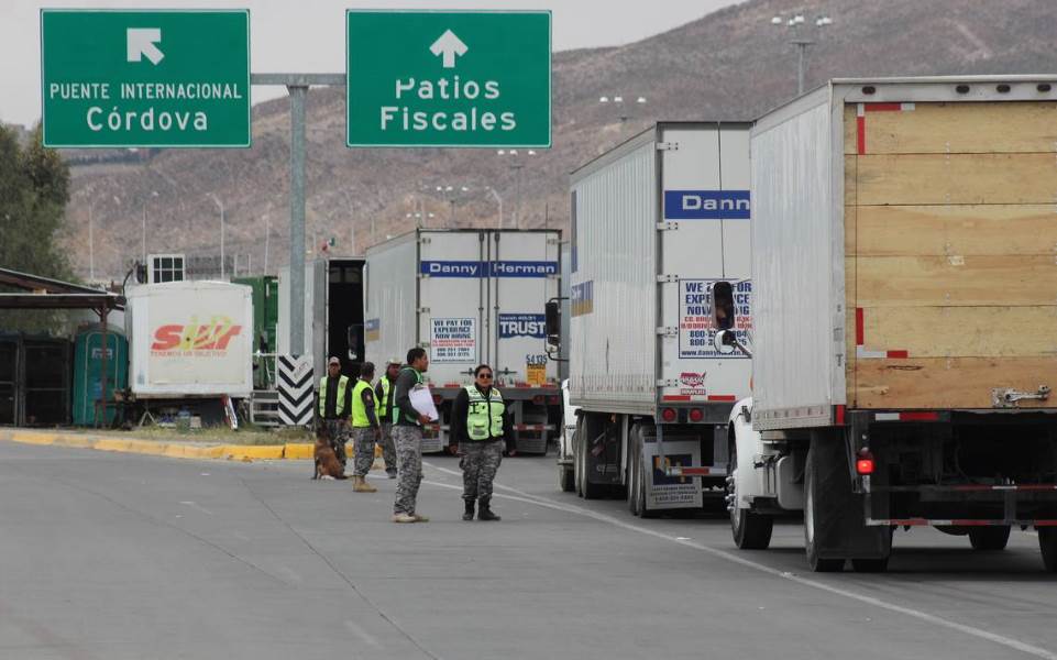 filas trailers en puente libre