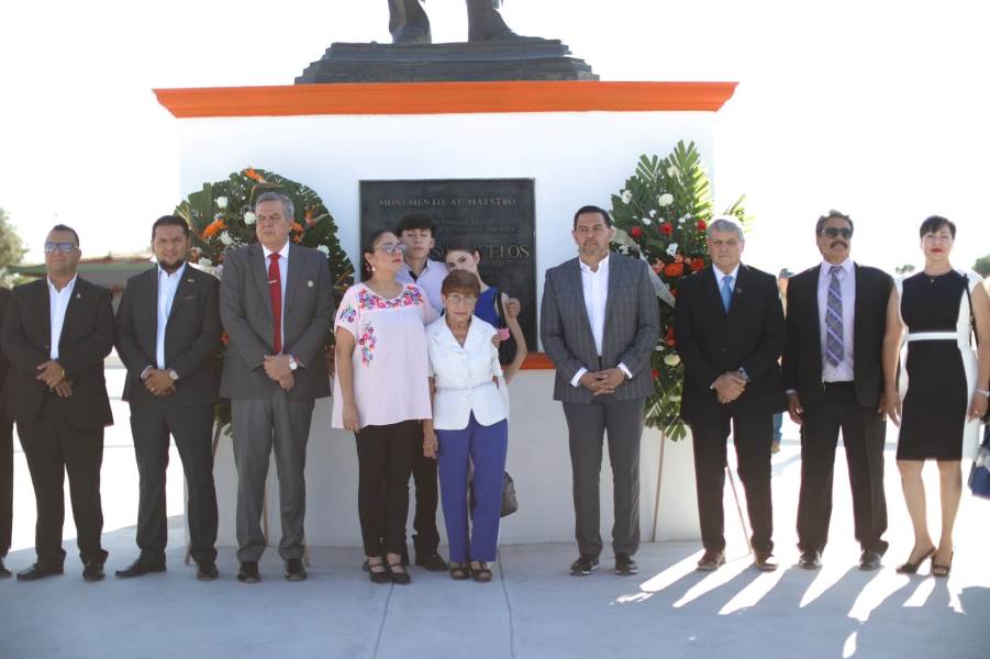 homenaje maestro ilustre
