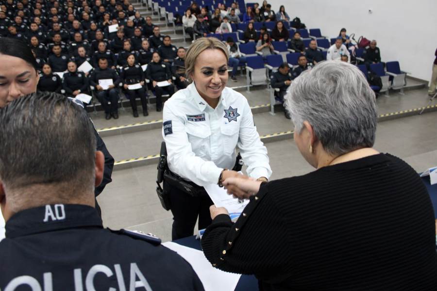 Fabiola Martinez-agente vial