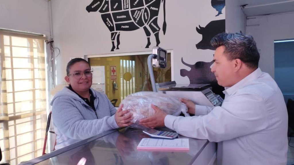 UACH-venta piernas cerdo